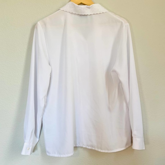 SOLD vtg Pleated White Blouse Embroidered Collar L - Picture 5 of 7